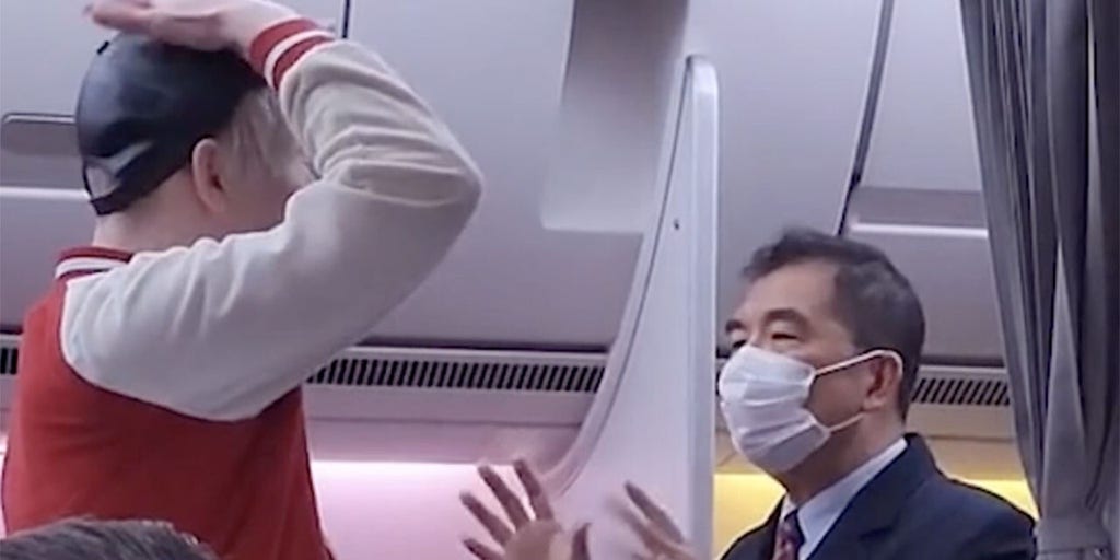 tantrum-on-board-airline-passenger-not-happy-he-did-not-receive-water