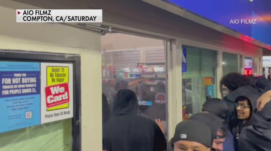 California youth mob ransacks Los Angeles-area gas station store