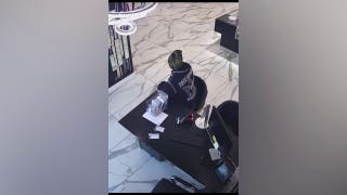 Detienen a un reincidente al que se le acusa de robar joyas menos de un día después de salir de la cárcel