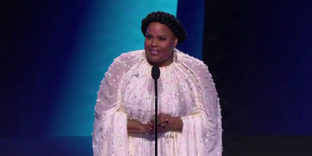Actress Natasha Rothwell says 'F--- ICE' during award ceremony
