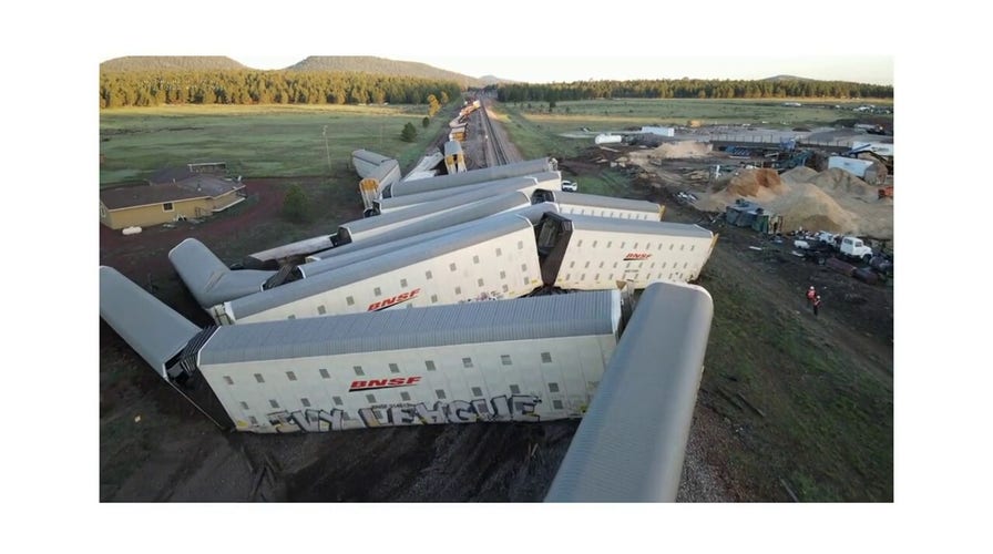 Train carrying new vehicles derails in Northern Arizona