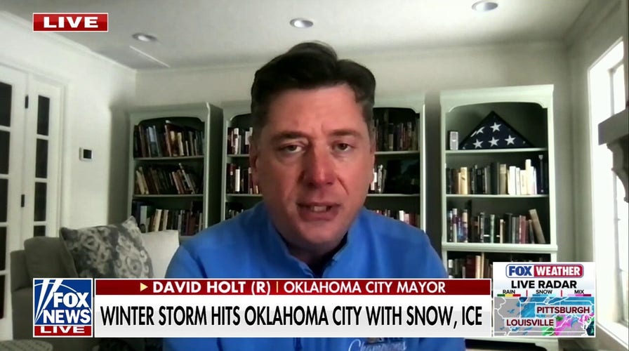 Significant snowfall hits Oklahoma City, travel disruptions expected for days, mayor says