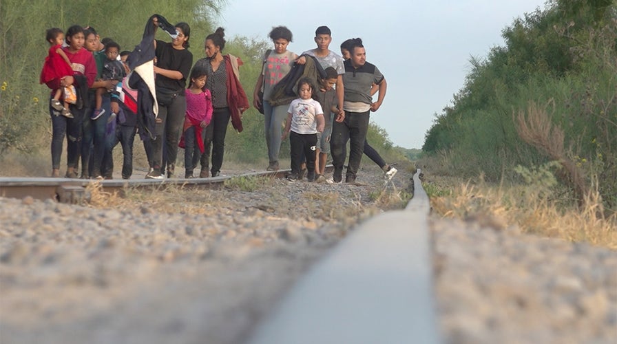 Hundreds of children among those crossing US-Mexico border illegally this week