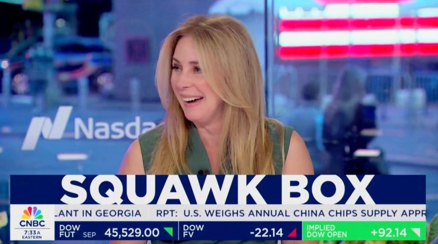 CNBC anchors realize on the air they got pranked by fake Howard Stern announcement