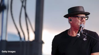 Phil Vassar’s recovery included hyperbaric chamber treatment, year of rehab  - Fox News
