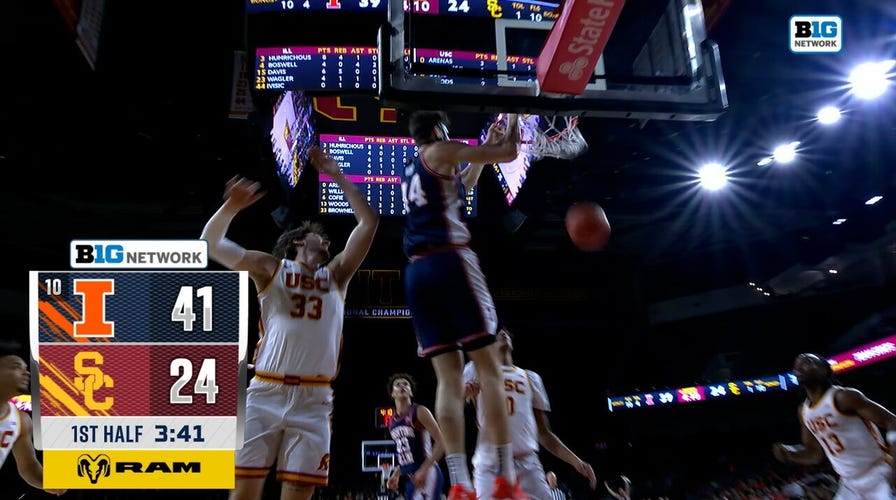 Illinois’ Keaton Wagler sets up Zvonimir Ivisic for alley-oop slam vs. USC
