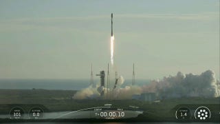 SpaceX’s Falcon 9 rocket launches with 28 Starlink V2 Mini satellites