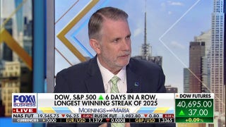 Expert urges investors to ‘stick’ to their financial plan amid Trump tariffs