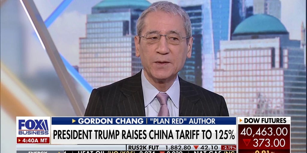 Xi Jinping has 'boxed himself in' with configuration of China's political system, Gordon Chang says