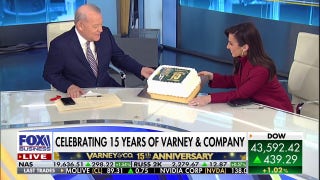 Stuart Varney celebrates 15 years of 'Varney & Co.' with cake - Fox Business Video