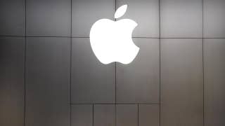 Apple becomes first US company to hit $2T valuation mark - Fox Business Video