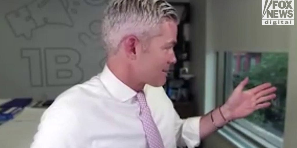 ‘Owning Manhattan’ star Ryan Serhant reveals celebrity clients' biggest real estate deal breaker | Fox Business Video