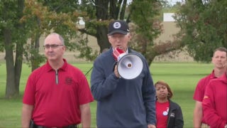 President Biden stands with UAW strikers: 'Stick with it' - Fox Business Video