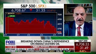 The US benefits from the closing of the Hormuz Strait are 'tremendous,' expert says