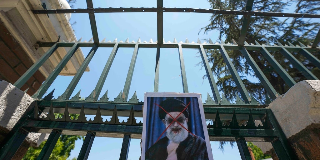 Fox News @ Night - Tuesday, January 13