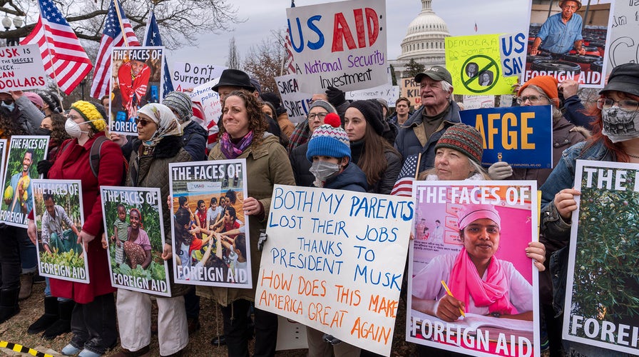 Fox News @ Night - Wednesday, February 5