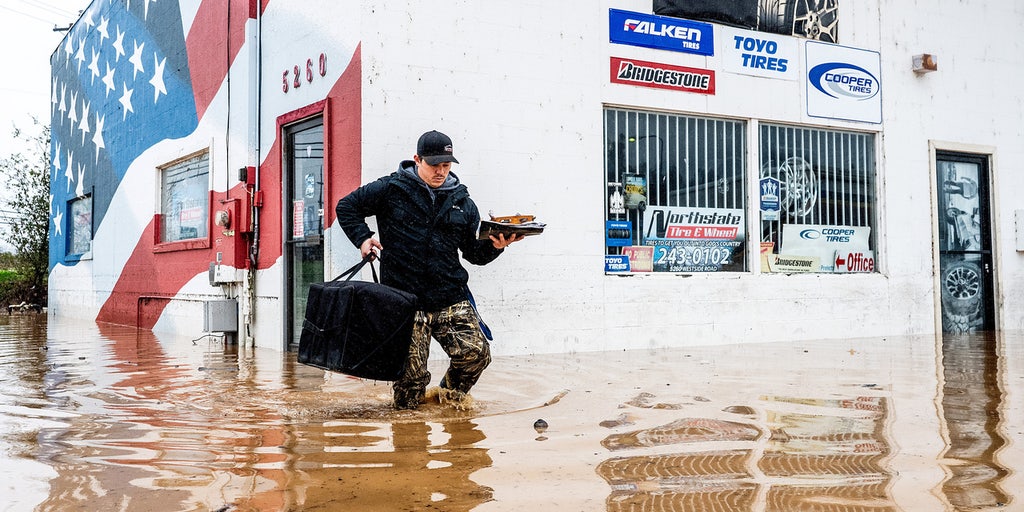 Fox News @ Night - Tuesday, December 23