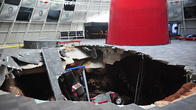 corvette-museum-sinkhole1.jpg