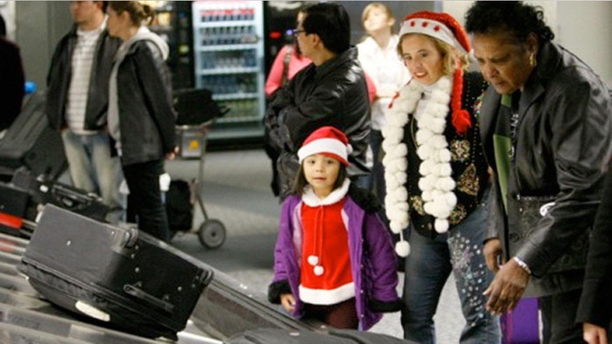 holidaytravel_ap.jpg