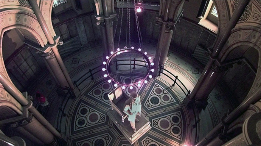 garfieldtomb.jpg