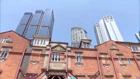 Army of 432 robots &lsquo;walks&rsquo; 7,500-ton Shanghai landmark to make way for modern marvel - Fox Business News