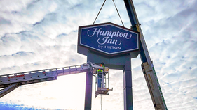 Hotel giant cuts ties with Minnesota site after alleged ICE room refusal - Fox Business News