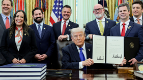 Trump order expands retirement account access in new EO signed in the Oval Office - Fox Business News