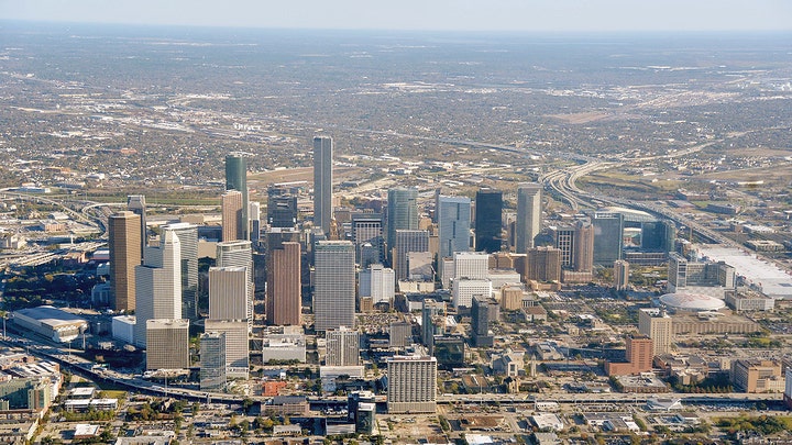 A new economic iron curtain is falling across America as trillions in wealth flee to the 'Boom Belt' - Fox Business News