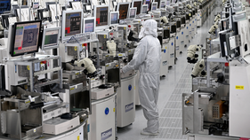 Chipmaker warns onshoring manufacturing to US will take 15 years - Fox Business News