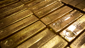 Investors grab gold as peace hopes and tech earnings trigger hot rally - Fox Business News