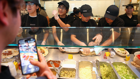 Woman sues Chipotle after burrito bowl allegedly caused Salmonella infection - Fox Business News