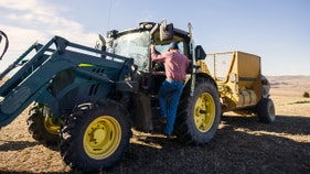 Trump unveils massive $8B lifeline for farmers facing mounting fuel bills - Fox Business News