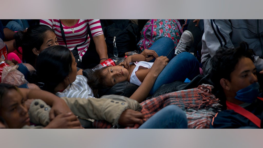 Caravan migrants packing up and going home even as new ones arrive