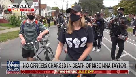 'Trying to have their voices heard:' Jeff Paul reports from Louisville protests after no officers charged in Breonna Taylor death