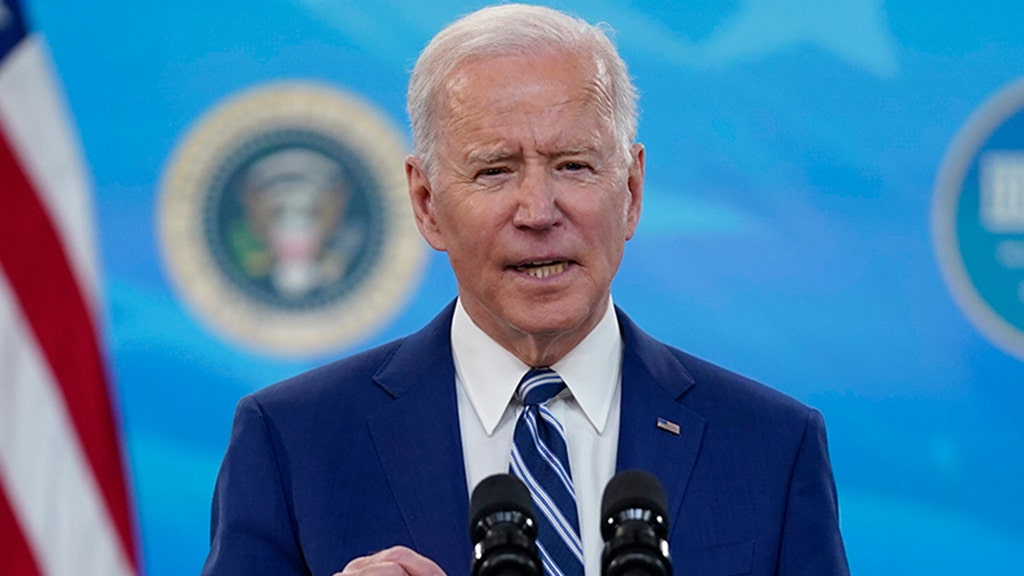 Mixed COVID messages sent as Biden touts vaccines, CDC dir. warns of 'doom'