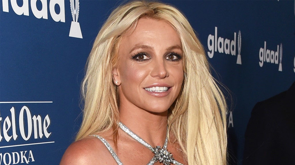 Britney Spears posts new racy topless photo that sparkles