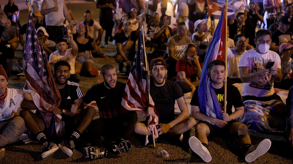 Protesters block interstate, demand WH response to deadly crackdown in Cuba