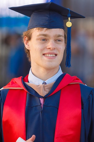 Teen graduates COLLEGE before high school