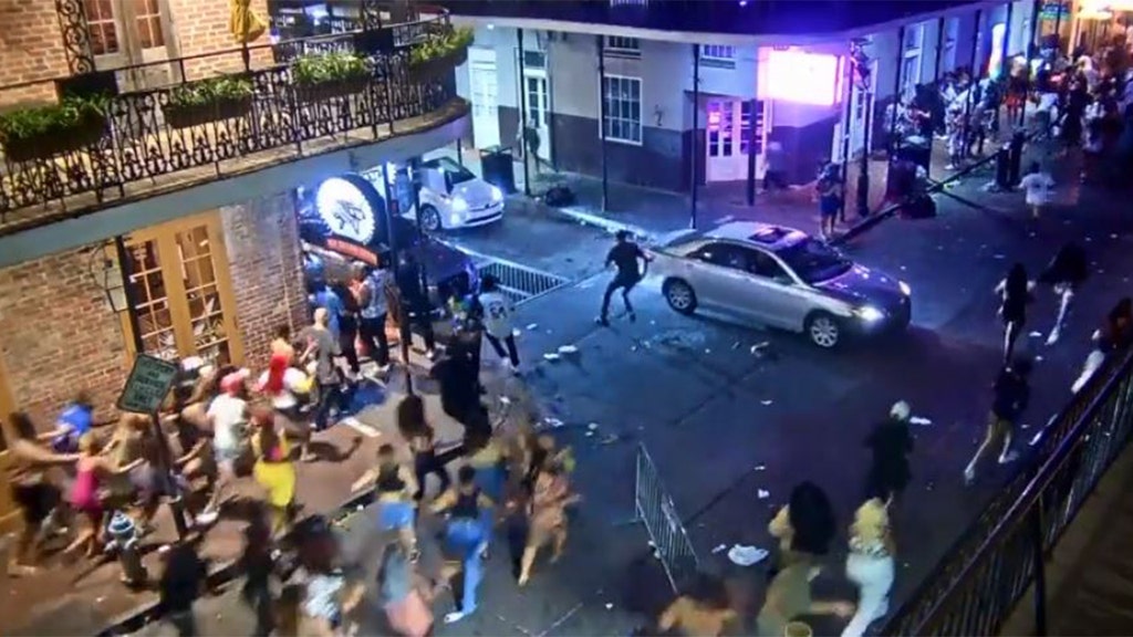 Video shows New Orleans crowd fleeing shooting; 5 wounded