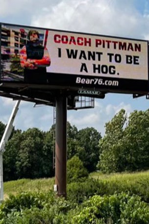 Teen's BIG message to Razorbacks' coach