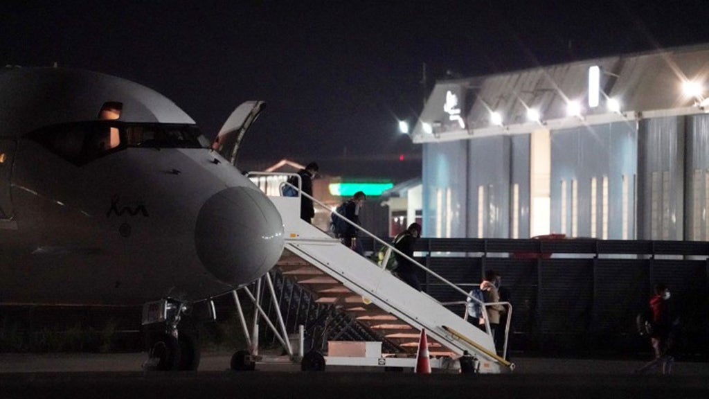 Biden admin secretly resettling migrants inside US using nighttime flights: report Biden admin secretly resettling migrants inside US using nighttime flights: report