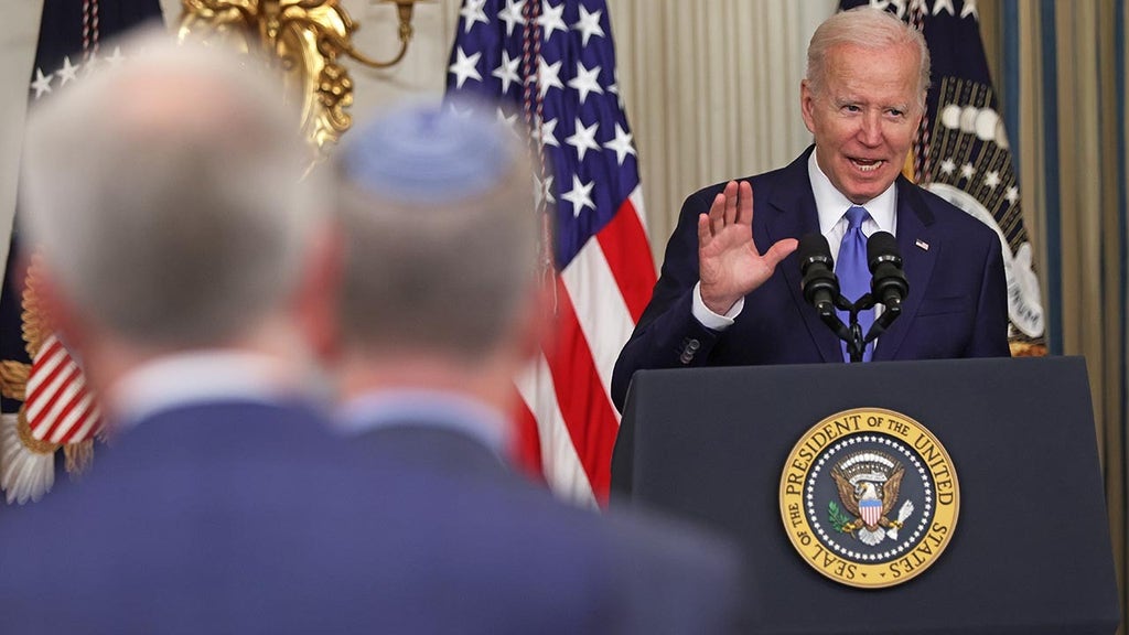 Twitter explodes over Biden's 'dropped dead' comment during speech