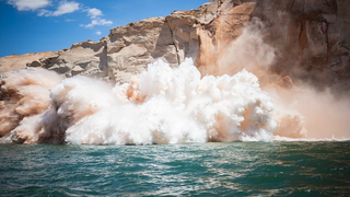 WATCH: Massive cliff breaks off, tumbles into Lake Powell