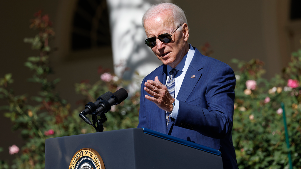 Biden appears to look for deceased congresswoman in crowd