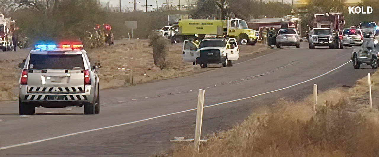 Toxic nitric acid spill from highway rollover turns deadly in major US city