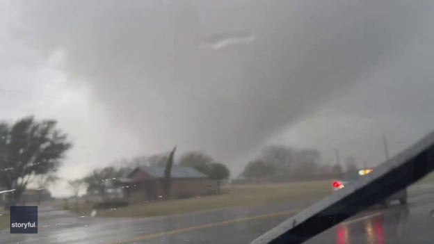 Massive funnel cloud moves across Texas highway amid Tornado Watch