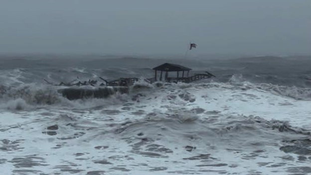 Pier collapses at SC’s Pawleys Island as Ian’s final landfall imminent