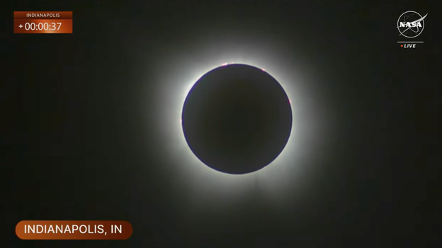 Indianapolis enters totality with cloud-free skies