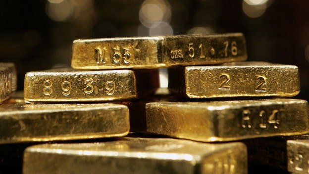 Gold lower in early trading in Asia