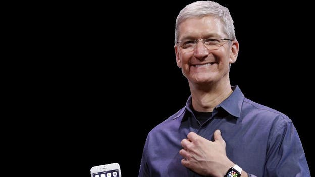 Apple Shareholders Approve Tim Cook's Pay